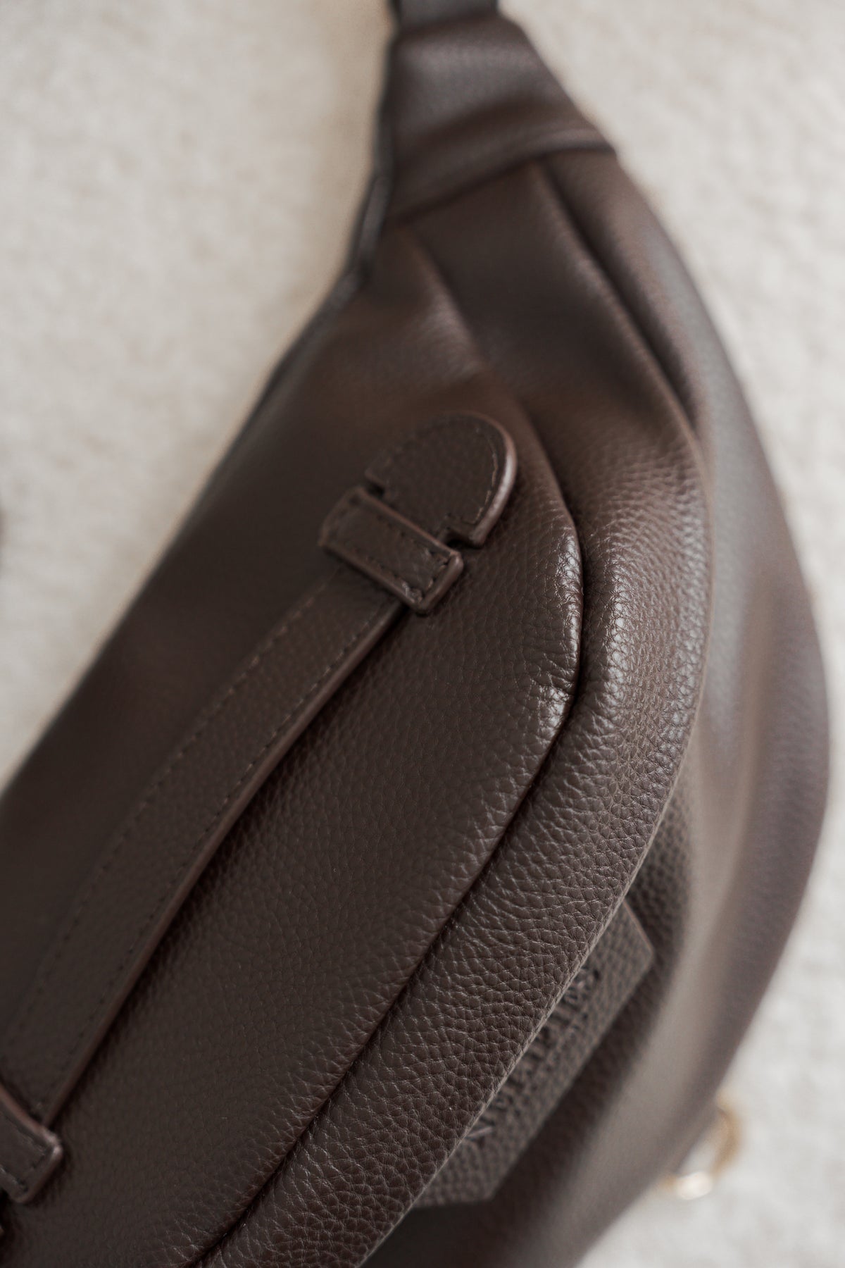 BAUCHTASCHE IN LEDEROPTIK BRAUN