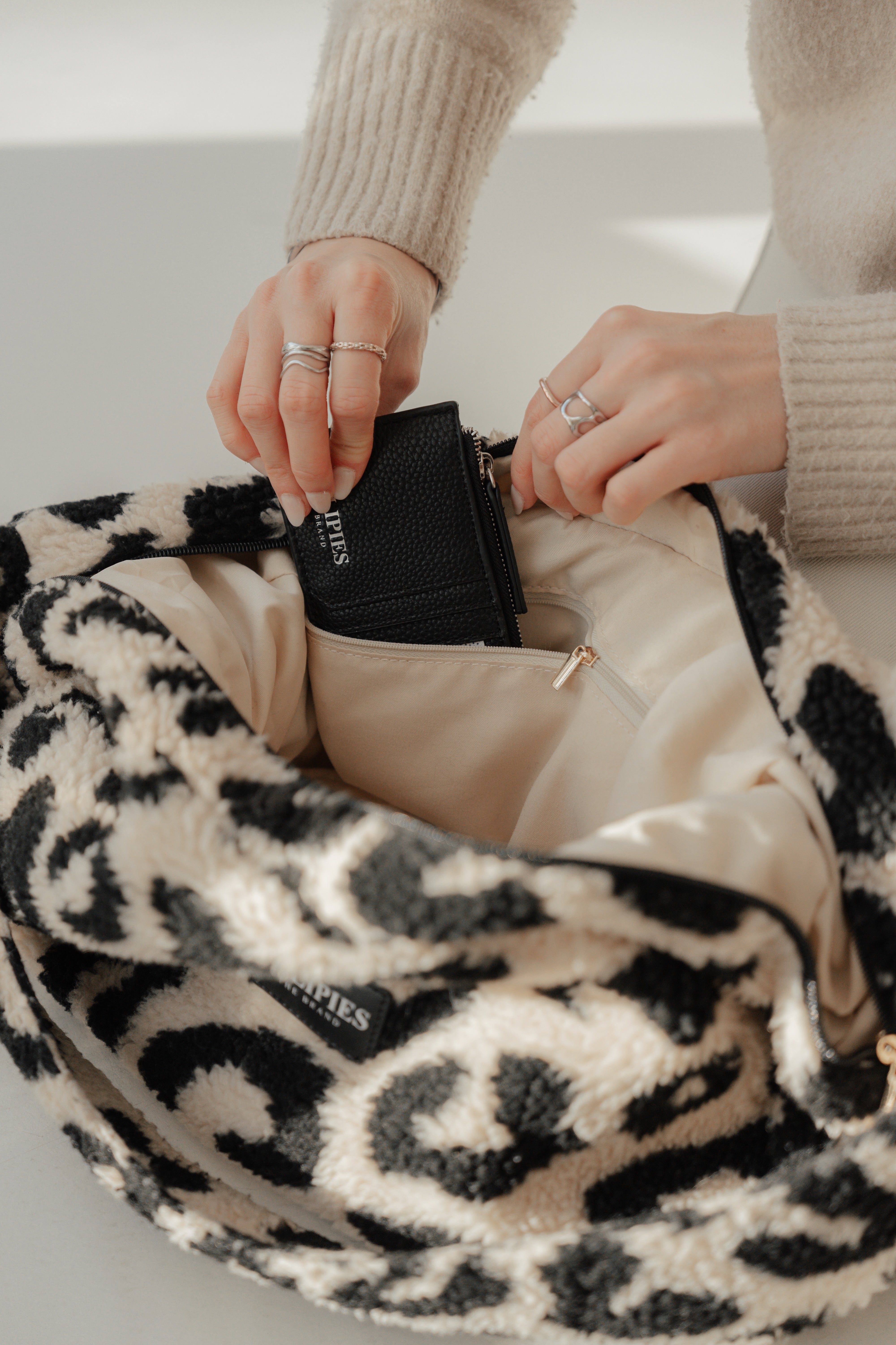 TEDDY HALFMOON BAG LEO