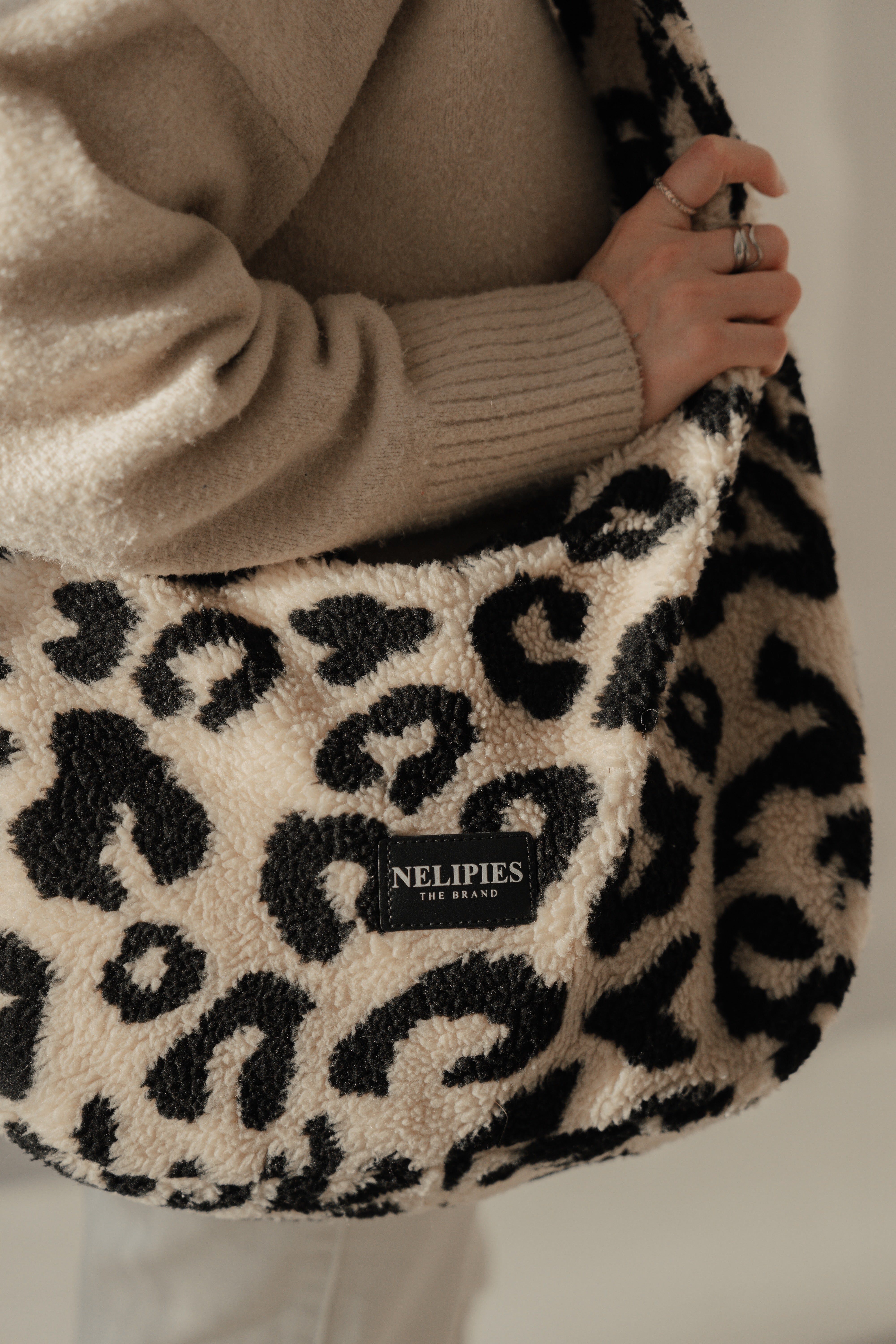 TEDDY HALFMOON BAG LEO