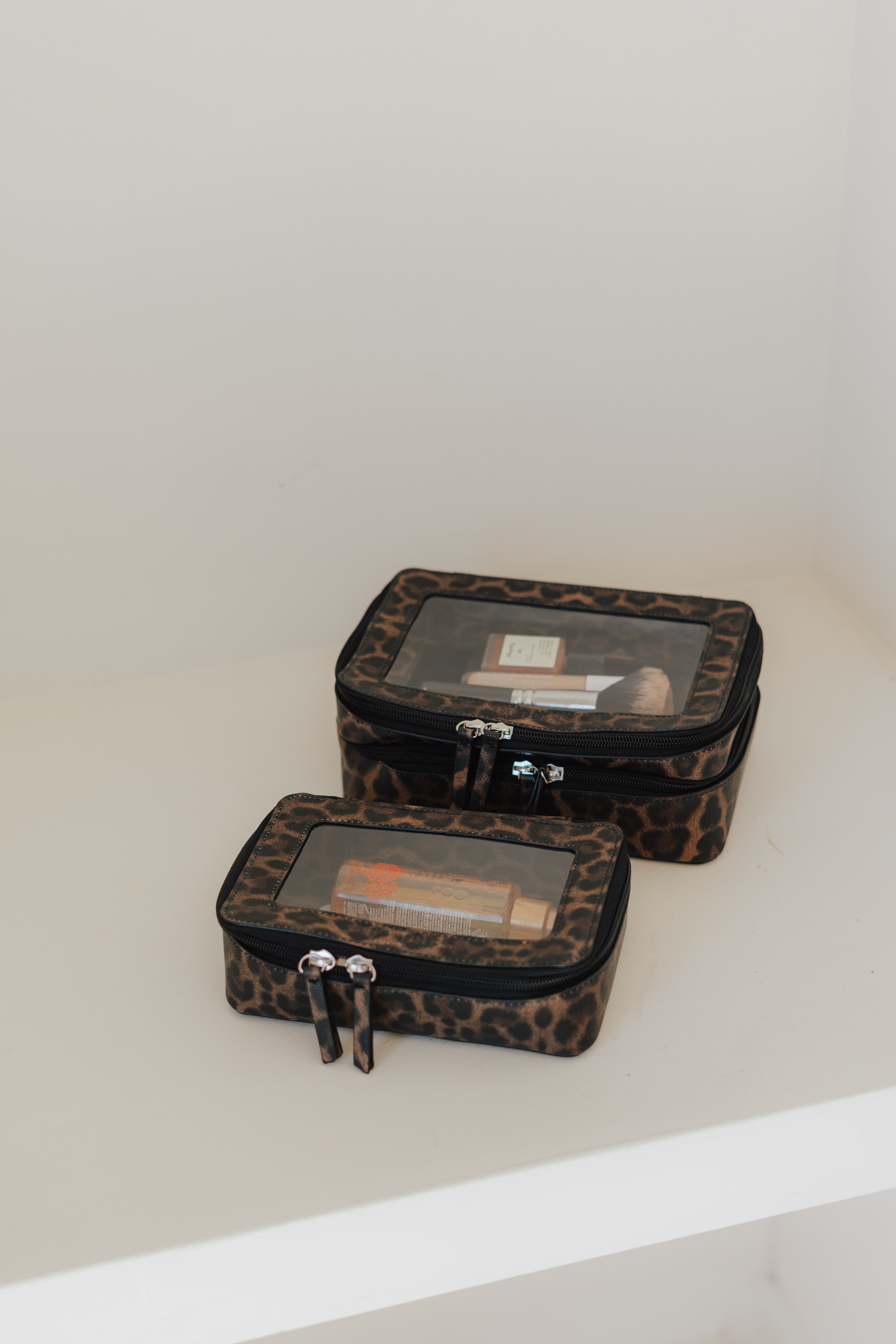 COSMETIC BAG SET DARK LEO