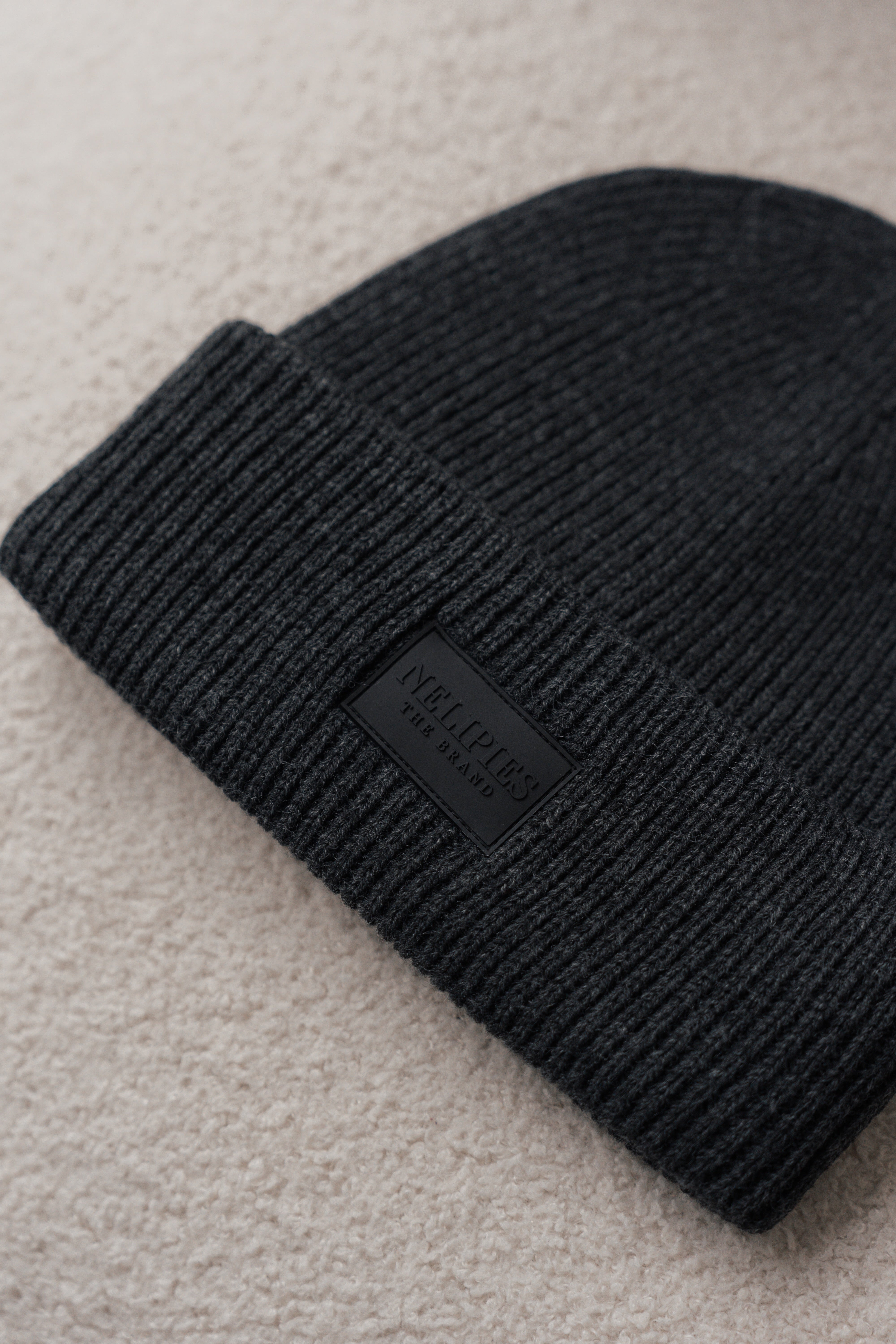 BEANIE GRAU