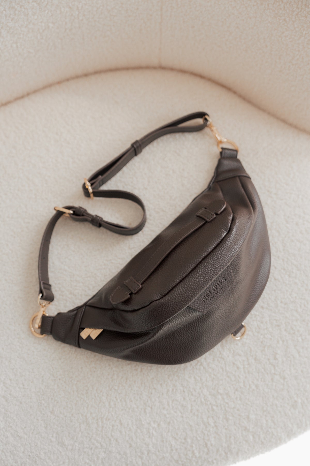 BAUCHTASCHE IN LEDEROPTIK BRAUN