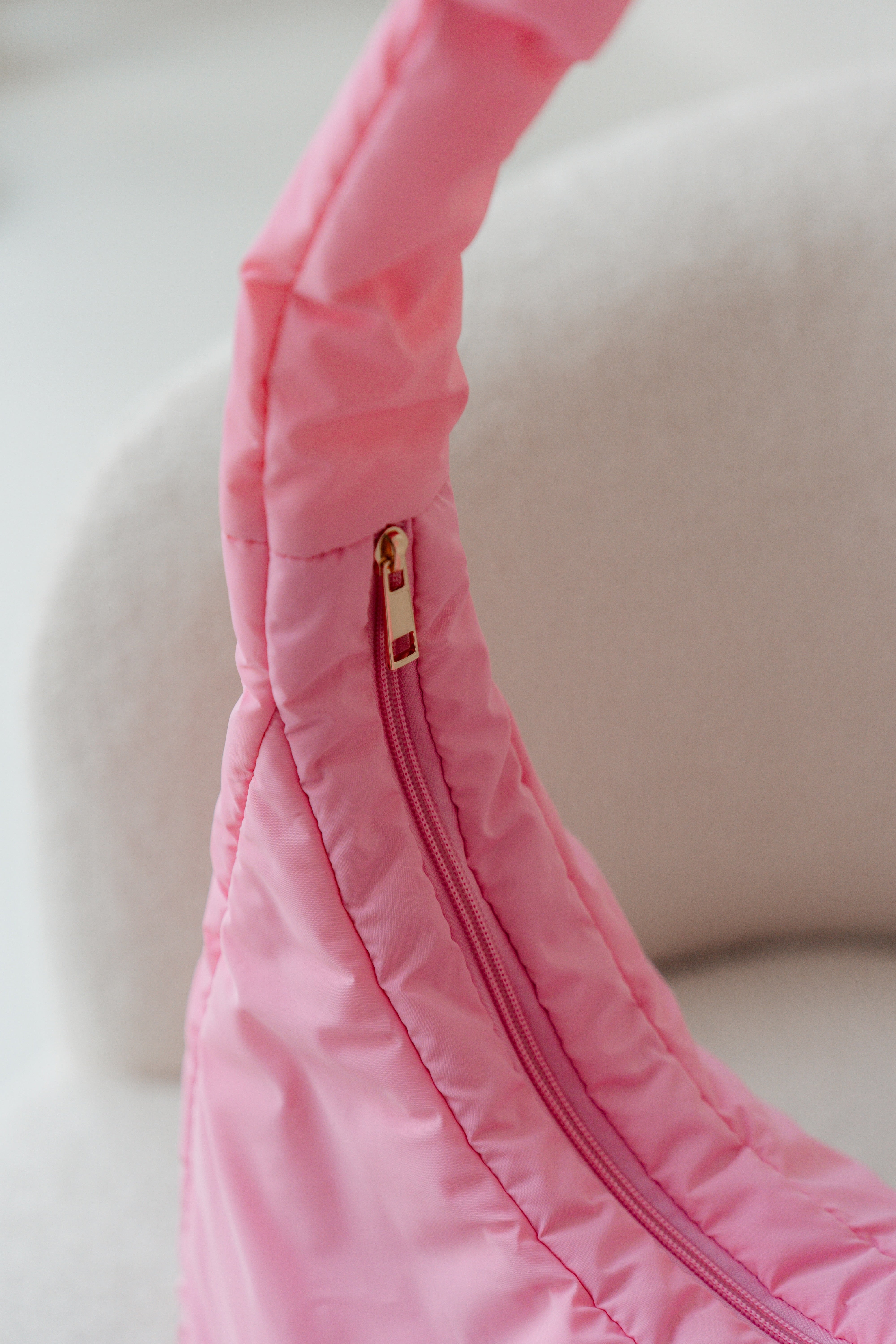 PUFFER HALFMOON BAG PINK