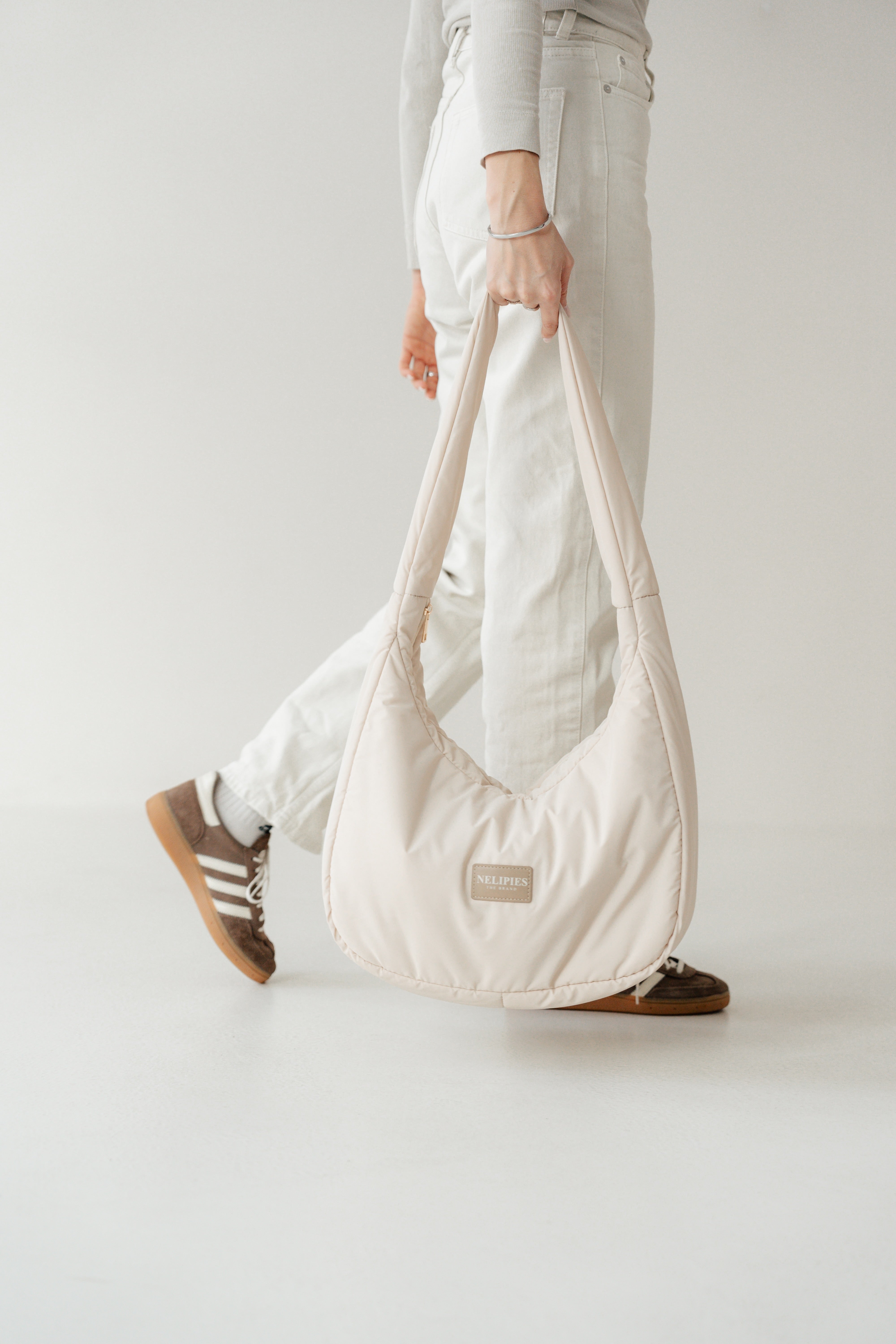 PUFFER HALFMOON BAG CREME