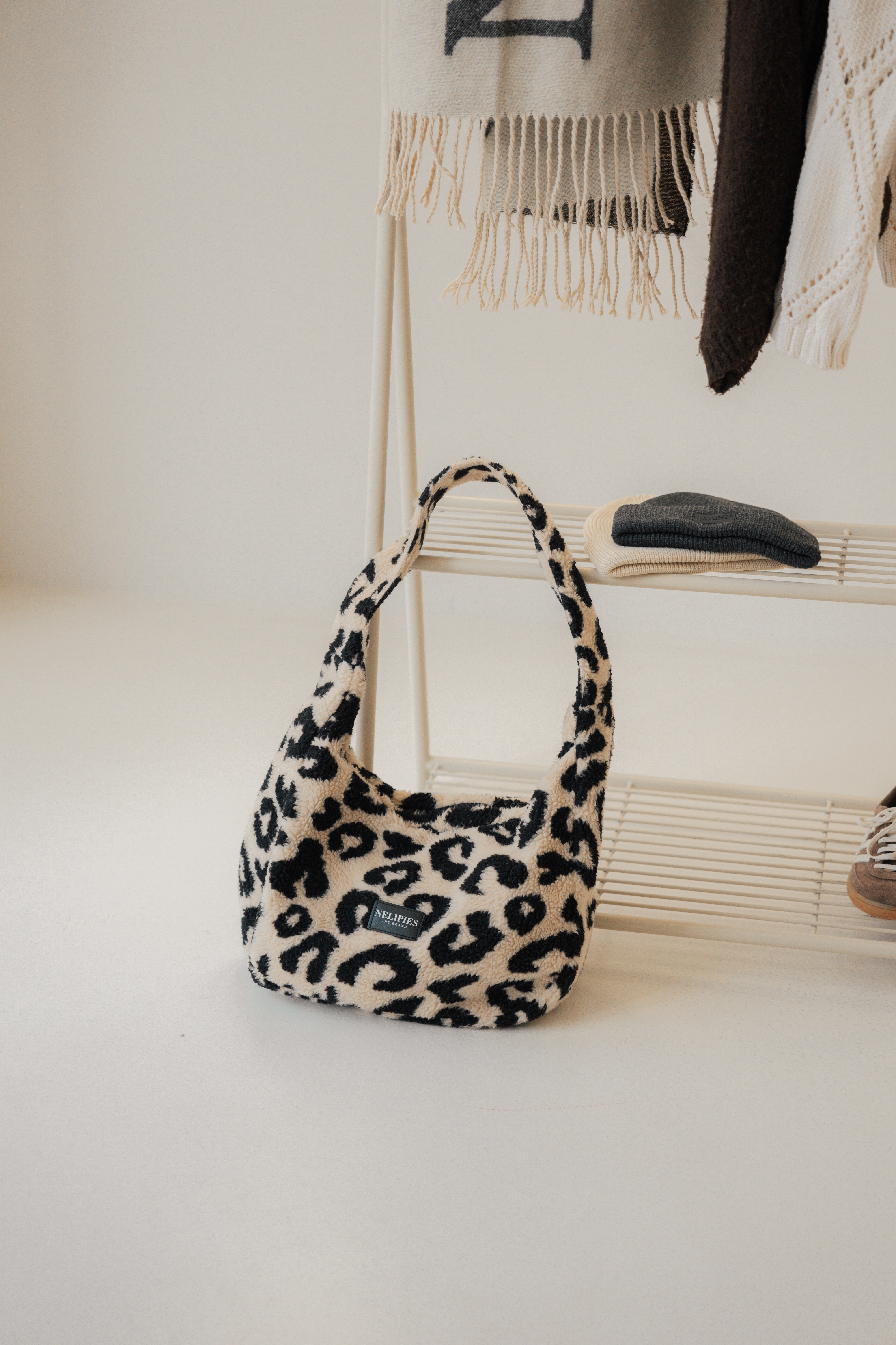 TEDDY HALFMOON BAG LEO
