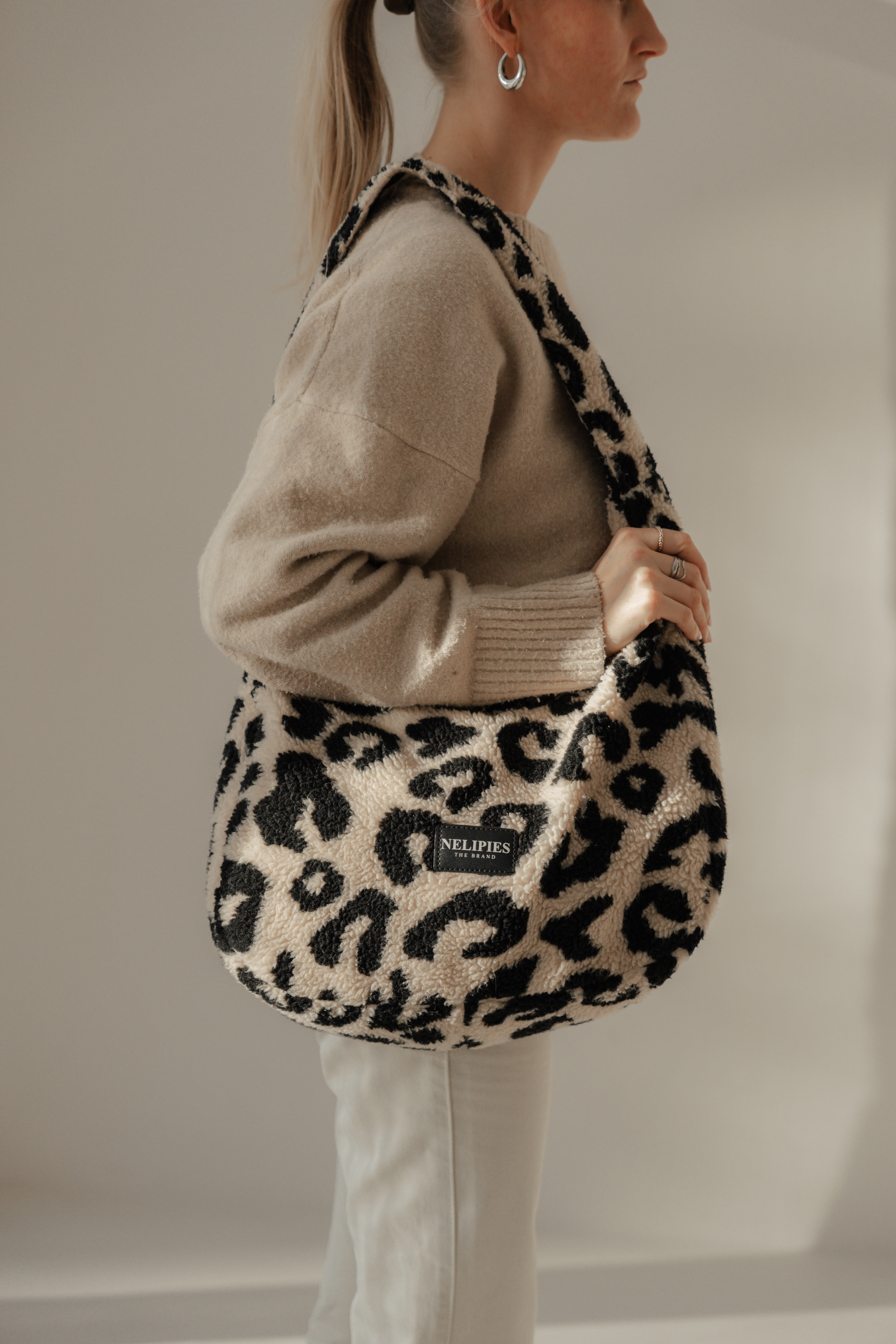 TEDDY HALFMOON BAG LEO