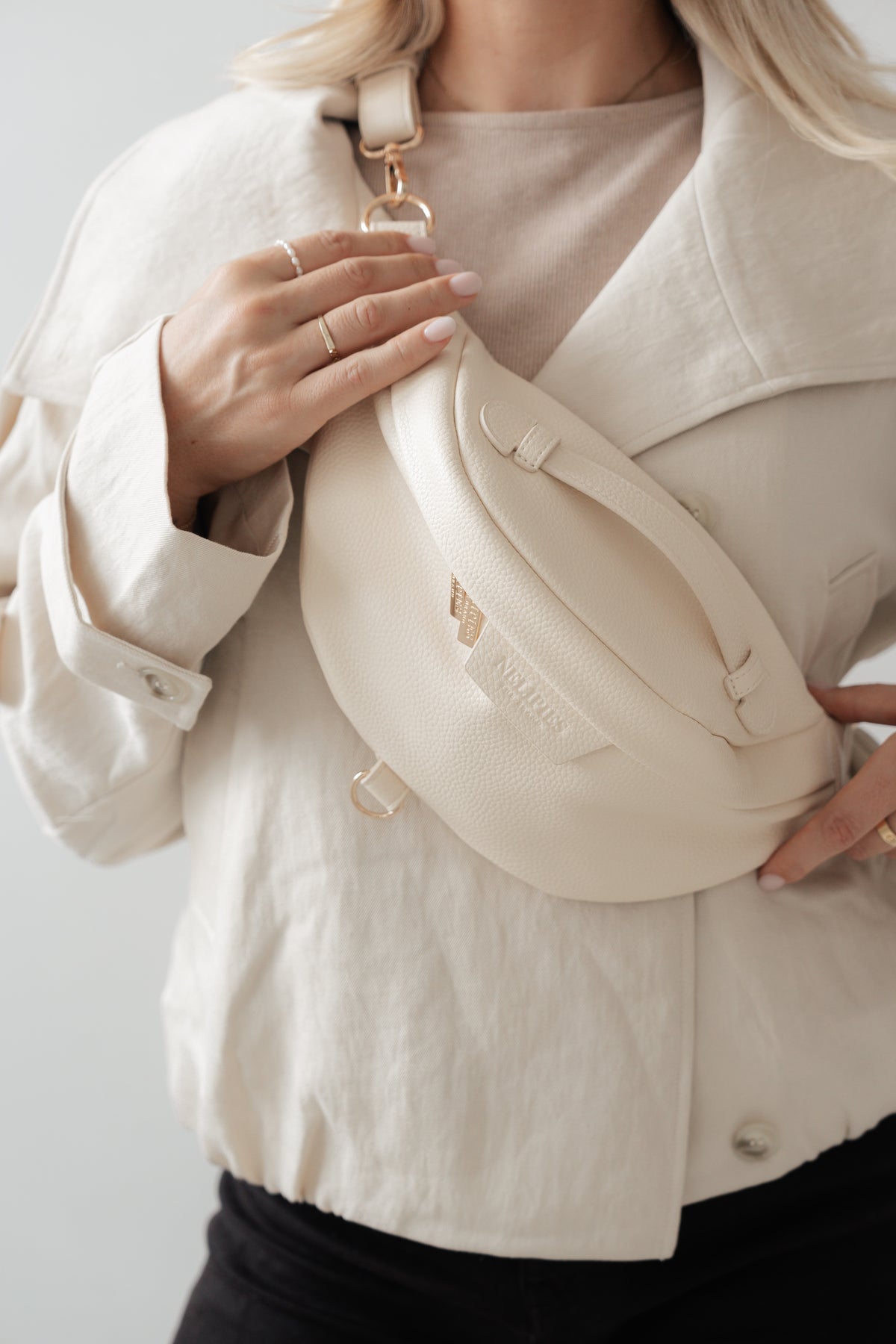BAUCHTASCHE IN LEDEROPTIK CREME
